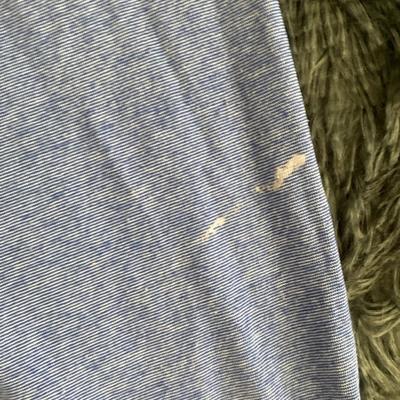 Red border and blue tank top - Picture 6 of 17